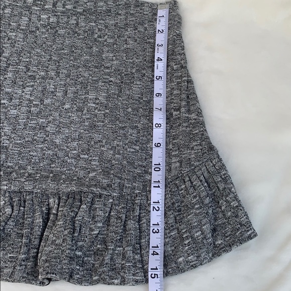 Urban Outfitters .. NWT.. SZ S.. ruffled skirt. - Picture 4 of 9